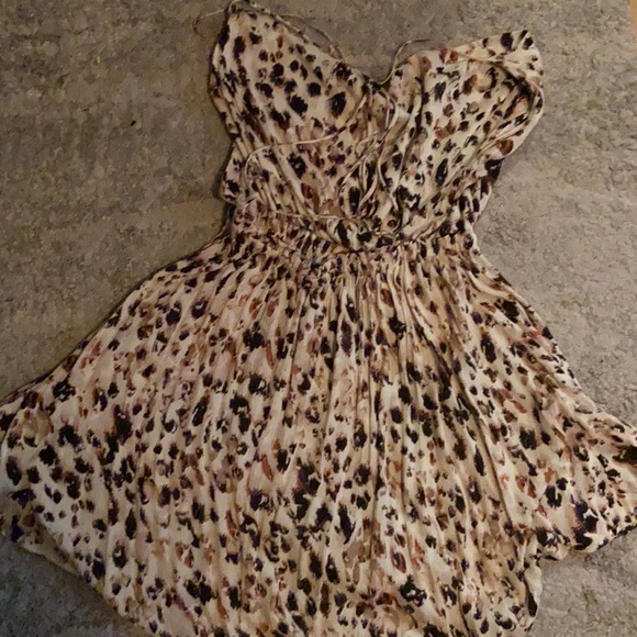 Olivaceous Leopard Sexy Dress Size M - Picture 6 of 6
